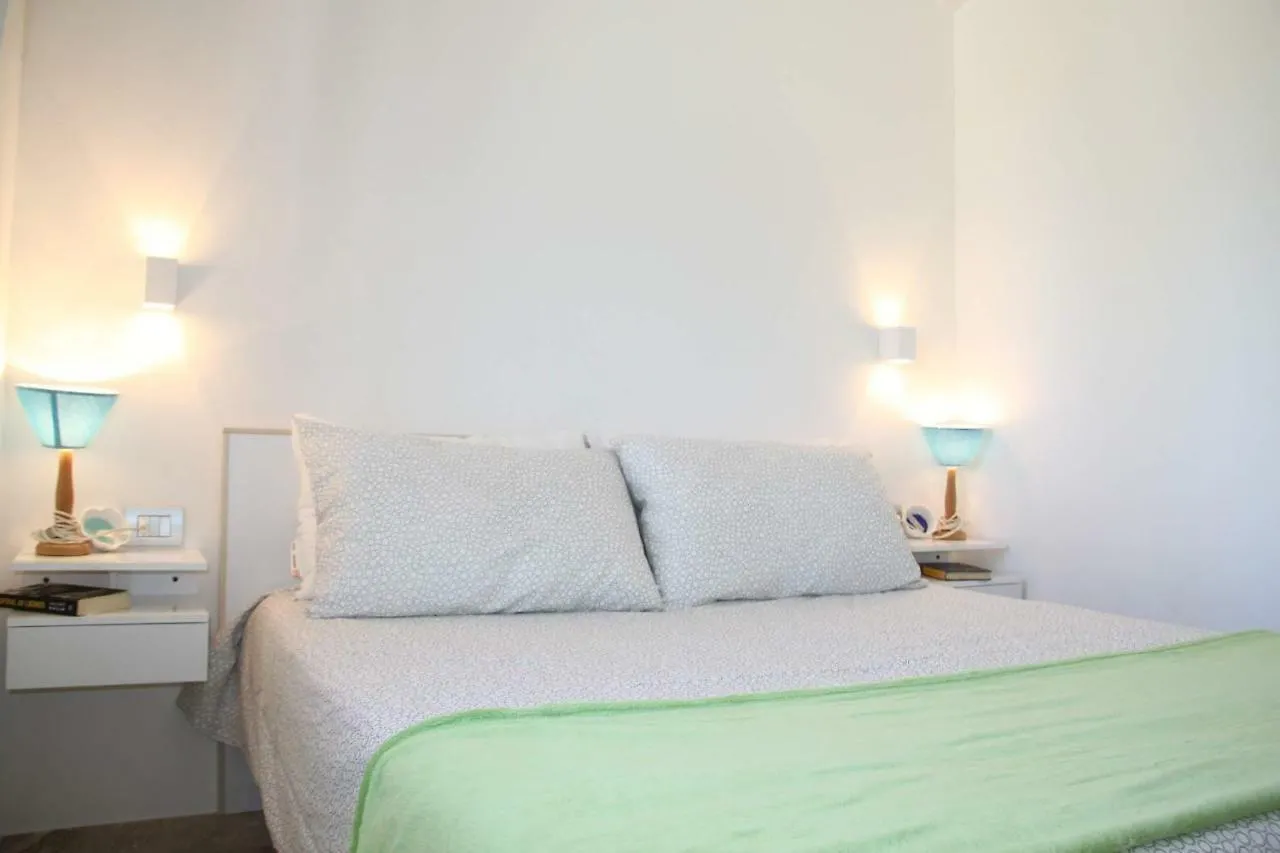 Сasa de vacaciones R House Budoni Italia